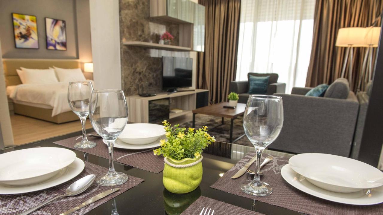 Encorp Marina Suites By Iconic Bliss Нусаяя Екстер'єр фото